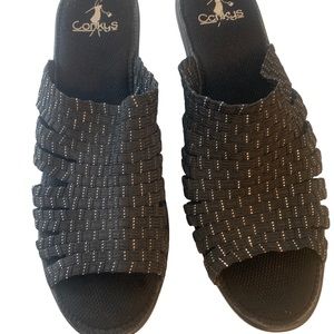 CORKYS Classy Women's Silver Stretch Weave Wedge Platform Shoes Sz 9